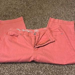 Woman's corral color capris